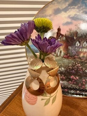 Gold Geometric Drop Earrings - Elegant Metallic Women’s Earrings